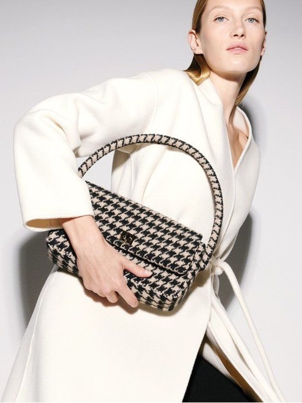 ANINE BING Black & Cream Houndstooth Woven Textured Wool Flap Nico Shoulder Bag